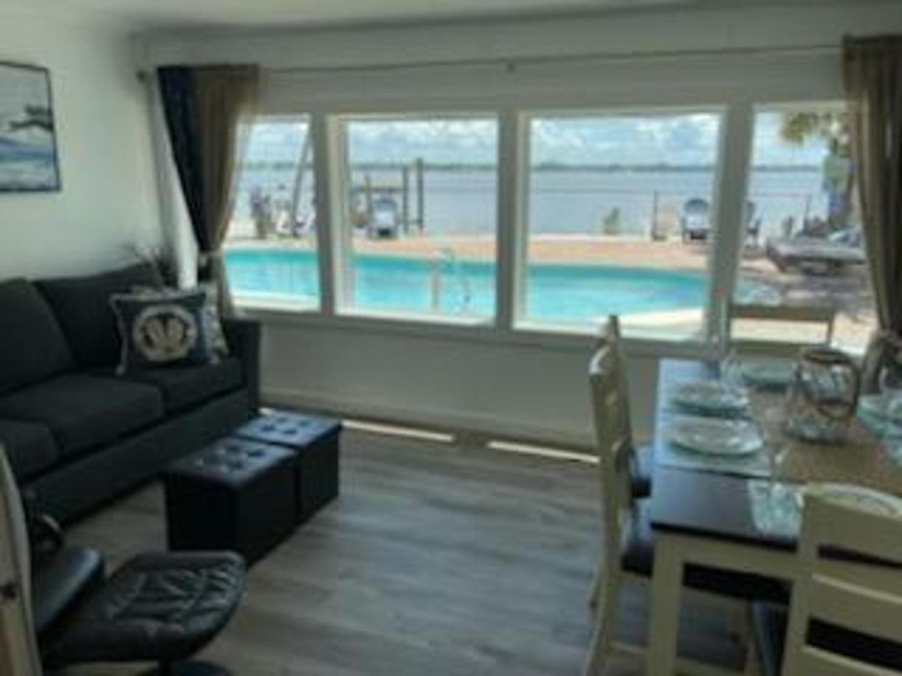 Great After Milton-scenic Waterfront! Bp Villa Englewood