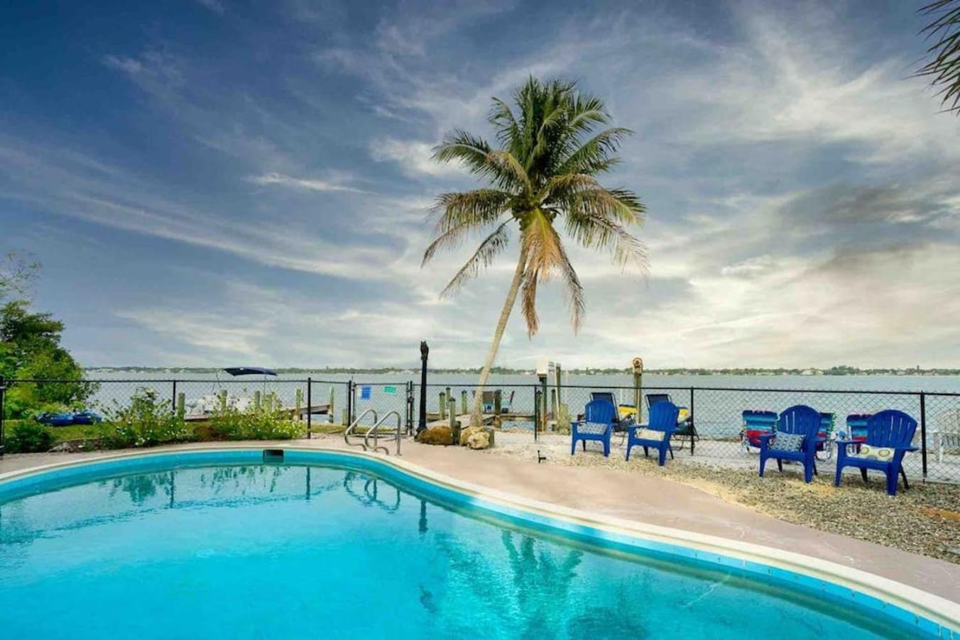 Great After Milton-scenic Waterfront! Bp Villa